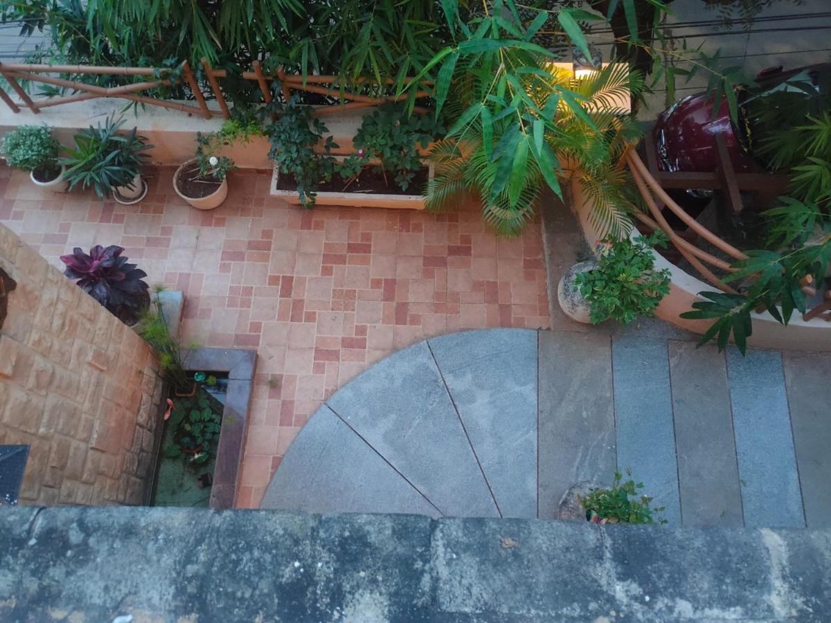 Nomads Nest Albergue Hyderabad Exterior foto