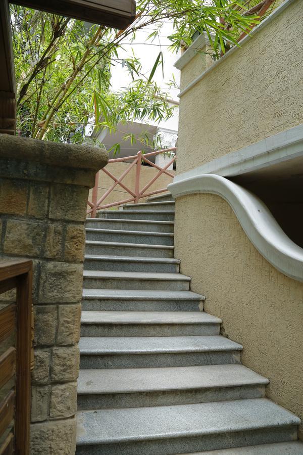 Nomads Nest Albergue Hyderabad Exterior foto
